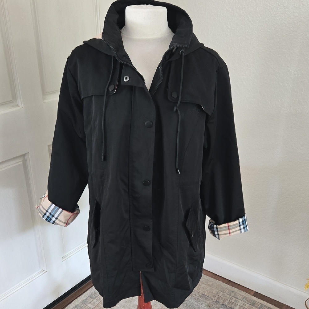 Women's Black Hooded Trench Coat with Plaid Lining Detail